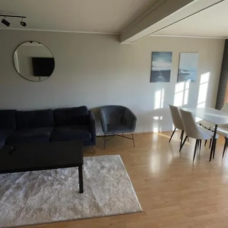 Apartament Sentral Og Romslig Pa